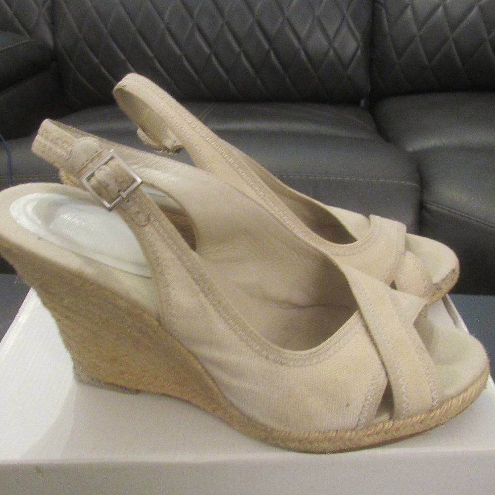 BANANA REPUBLIC Espadrilles-Cream Canvas in Original Box ~ Size 10